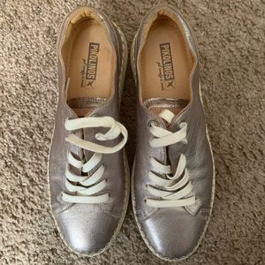 Pikolinos women's shoe size 8